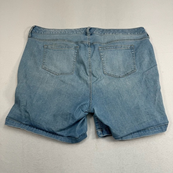 Torrid Thick Hem Denim Jean Shorts Womens Plus Size 20 Light Wash High Rise - Picture 2 of 9